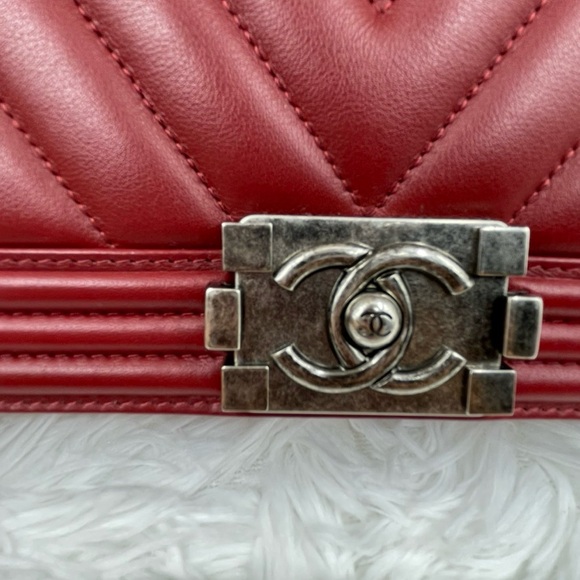Chanel Boy Chevron Medium - Picture 5 of 12